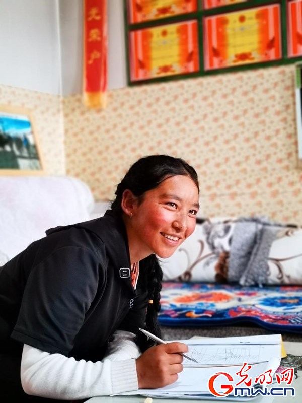 挪窮窩，拔窮根——青海澤庫移民安置點里的新生活