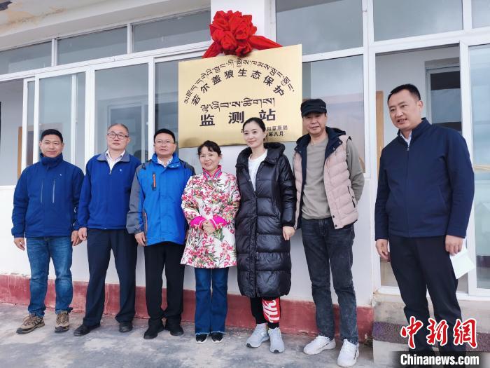 揭牌儀式現(xiàn)場(chǎng)?！垪?攝