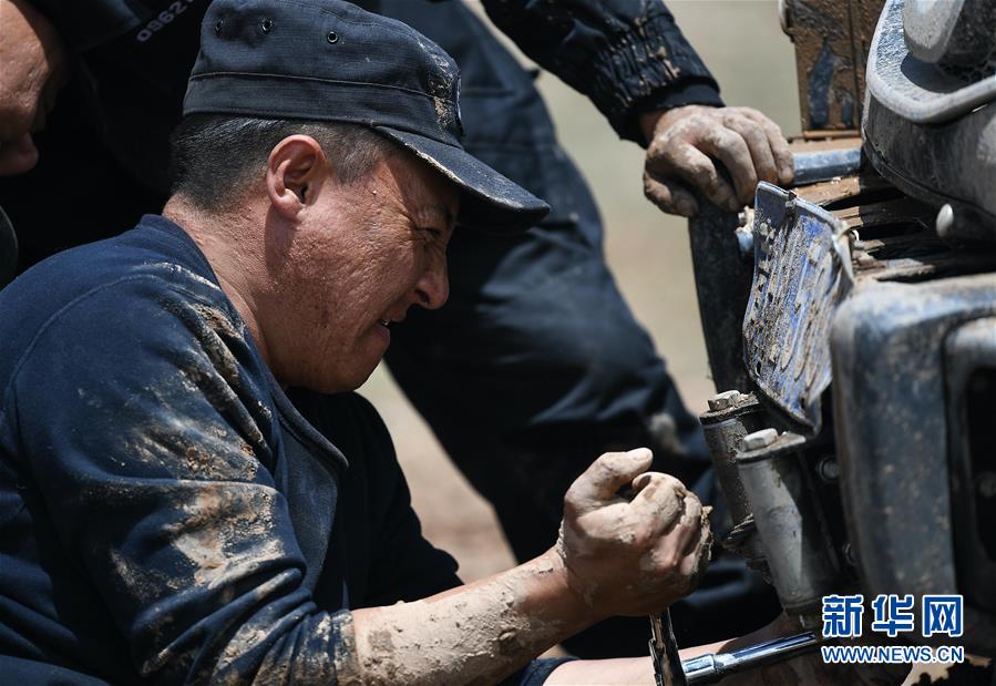 （圖文互動(dòng)）（5）記者手記：可可西里，“挪”向“藏羚羊大產(chǎn)房”的14個(gè)半小時(shí)