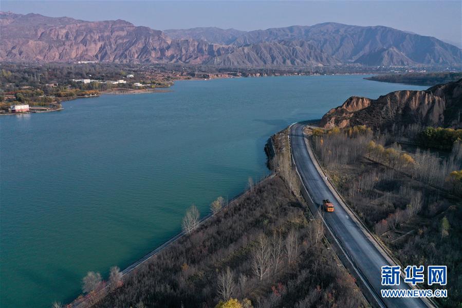 （經(jīng)濟）（4）青海馬康公路進入路面施工階段