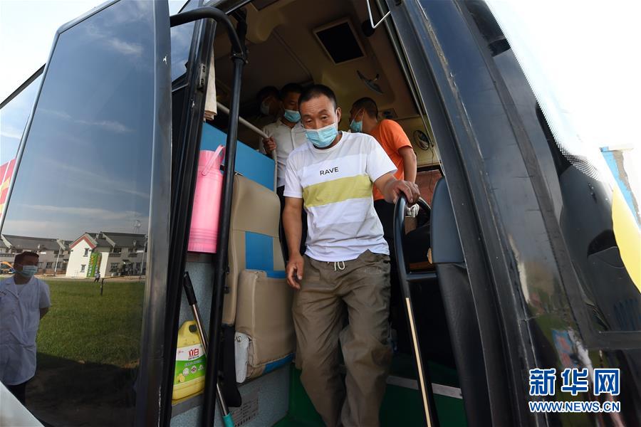 （新華全媒+）（19）千里“挪窩”，踏實開啟新生活