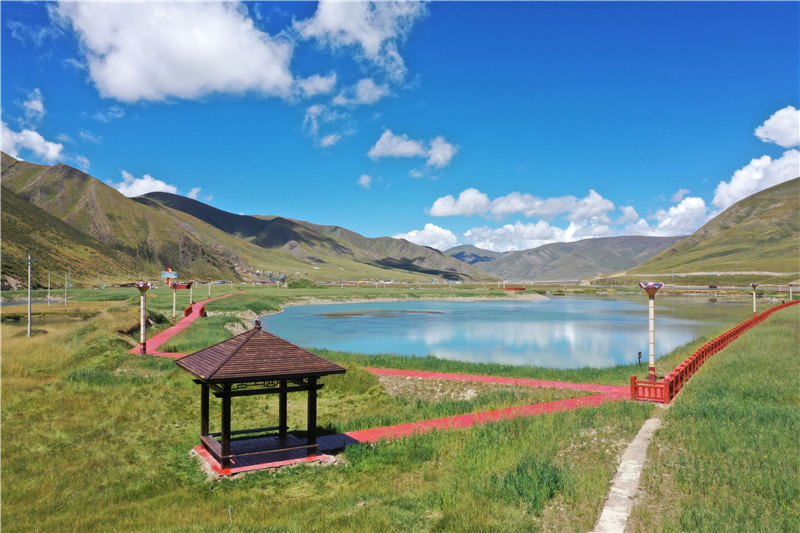 宜牛二村砂場(chǎng)生態(tài)修復(fù)后狀況。甘孜州石渠生態(tài)環(huán)境局供圖