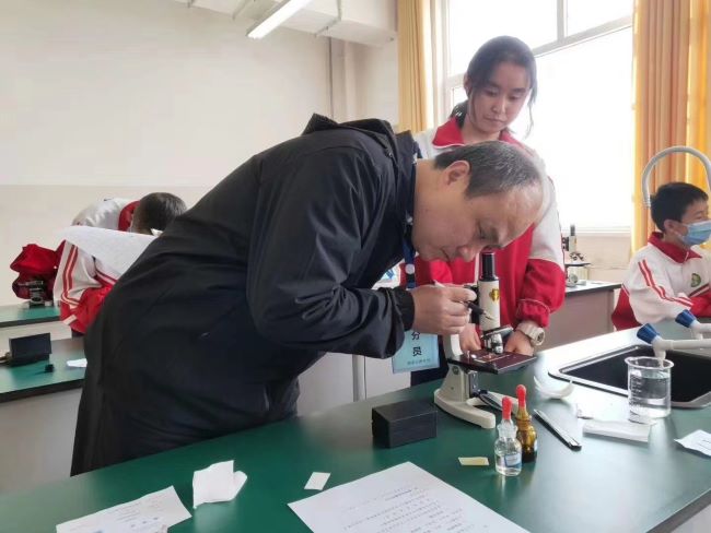 圖3 賈新生工作照（受訪(fǎng)者供圖）