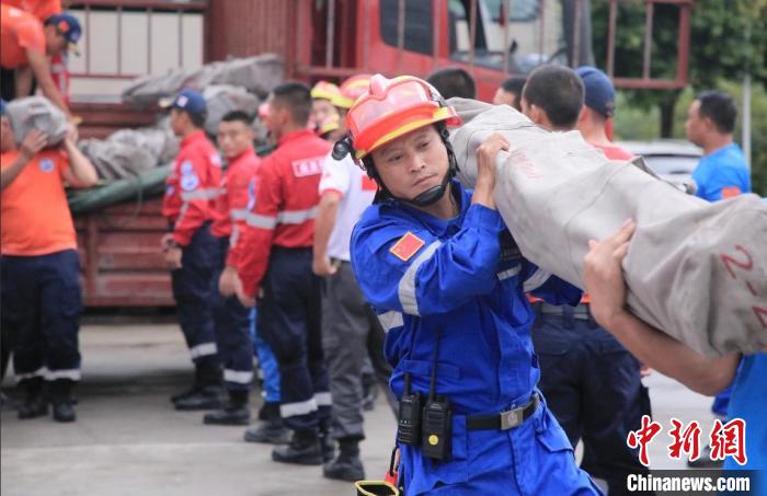 從汶川到瀘定,14年來他們依舊“在現(xiàn)場”