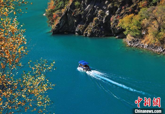 松坪溝風(fēng)光。　何清海 攝