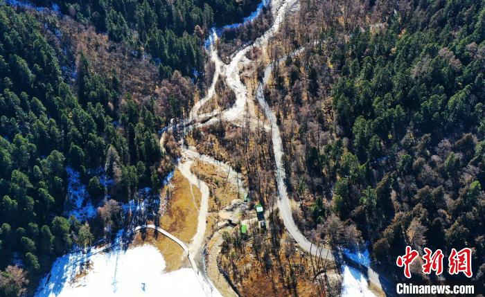 畢棚溝景區(qū)風(fēng)光?！“苍?攝