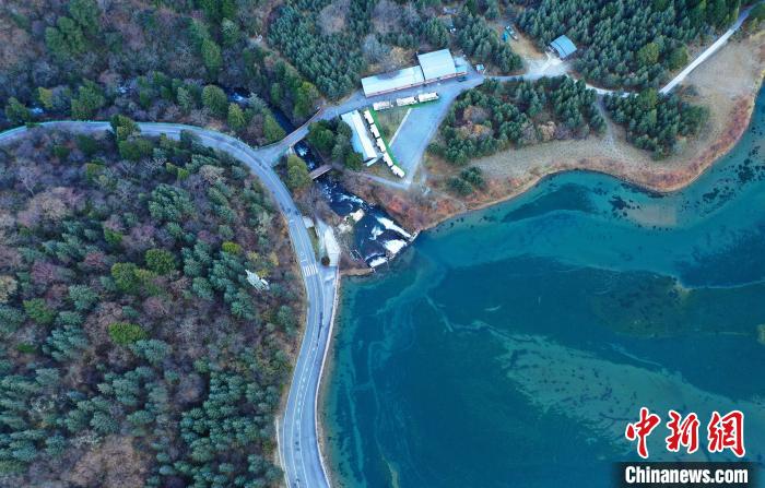 畢棚溝景區(qū)風(fēng)光。　安源 攝