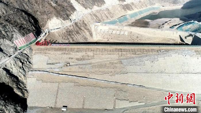 航拍巴塘水電站大壩?！≈袊材艿谌こ叹止﹫D