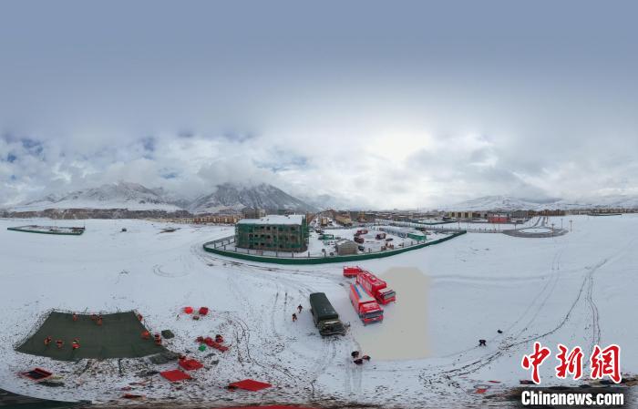 圖為地震實(shí)戰(zhàn)演練現(xiàn)場全景。　玉樹消防供圖