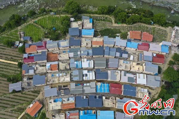 我們的家園｜小蘋果帶動(dòng)大產(chǎn)業(yè)，帶你看看這座阿壩州小村的鄉(xiāng)村振興新模式