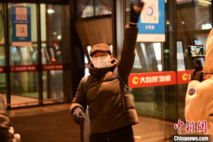 1月9日晚剛到沈陽?！¤F西區(qū)委宣傳部 攝