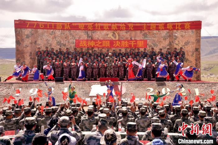 圖為主題歌詠比賽活動現(xiàn)場。　馬成鎖 　攝