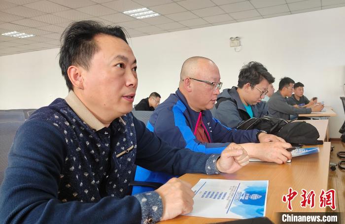 圖為培訓(xùn)會(huì)現(xiàn)場(chǎng)。　貢桑拉姆 攝