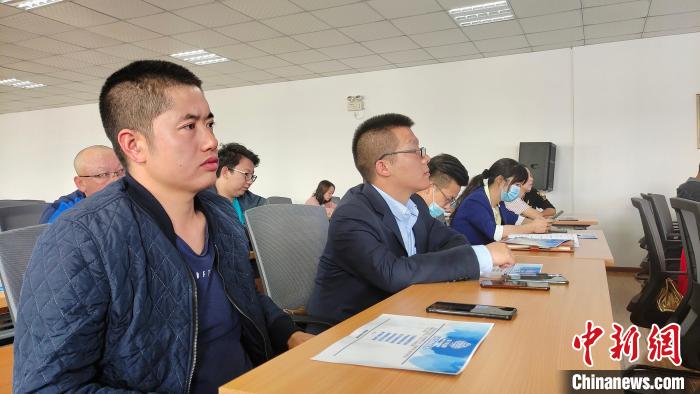 圖為培訓(xùn)會(huì)現(xiàn)場(chǎng)?！∝暽＠?攝