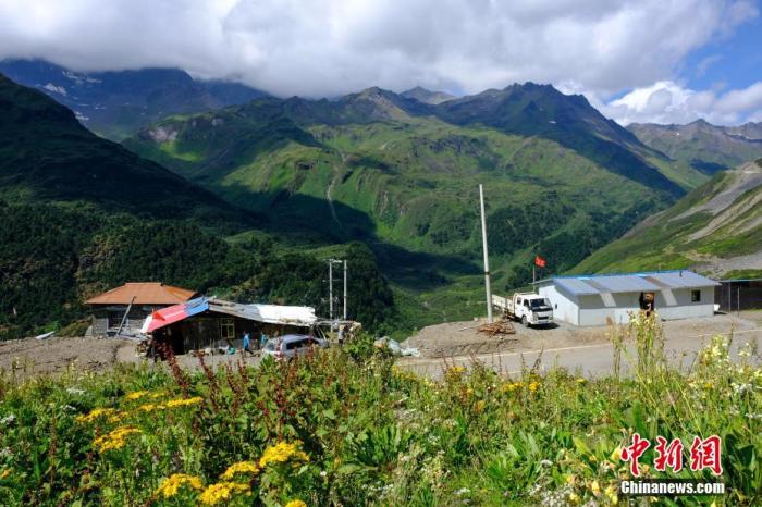 圖為8月6日，玉麥鄉(xiāng)卓嘎、央宗姐妹的牧場風(fēng)光。 <a target='_blank' ><p  align=