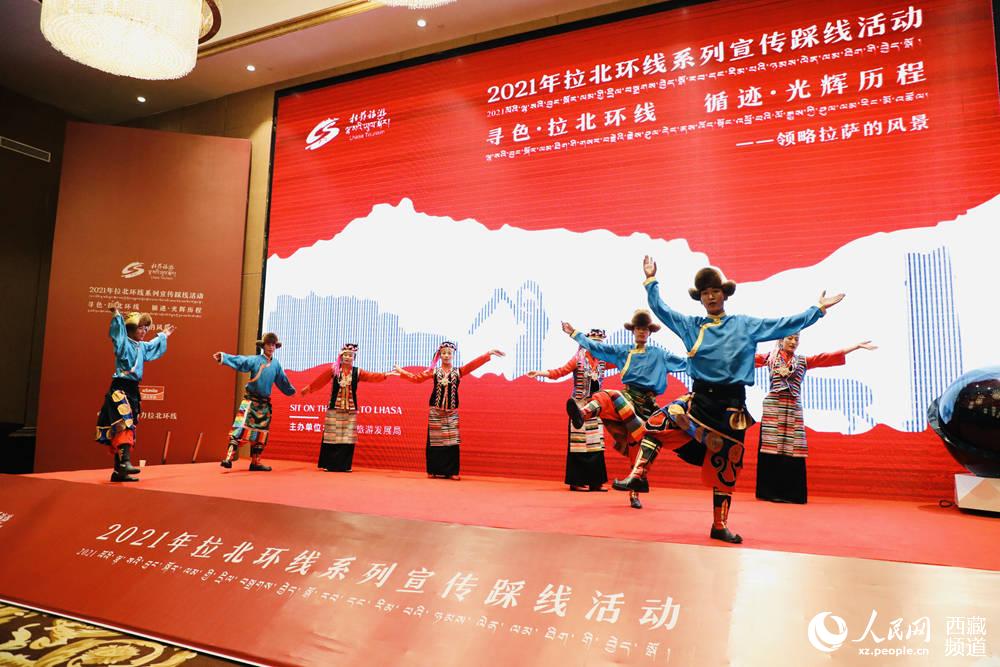 文藝表演。人民網(wǎng) 次仁羅布攝