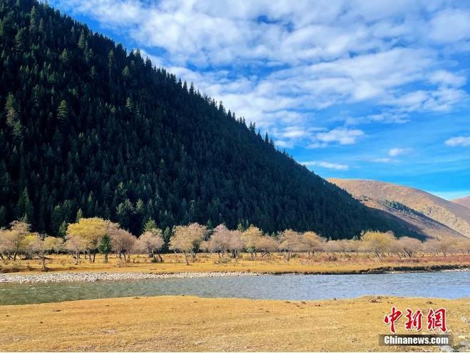 資料圖：西藏類烏齊秋日風(fēng)光。冉文娟 攝