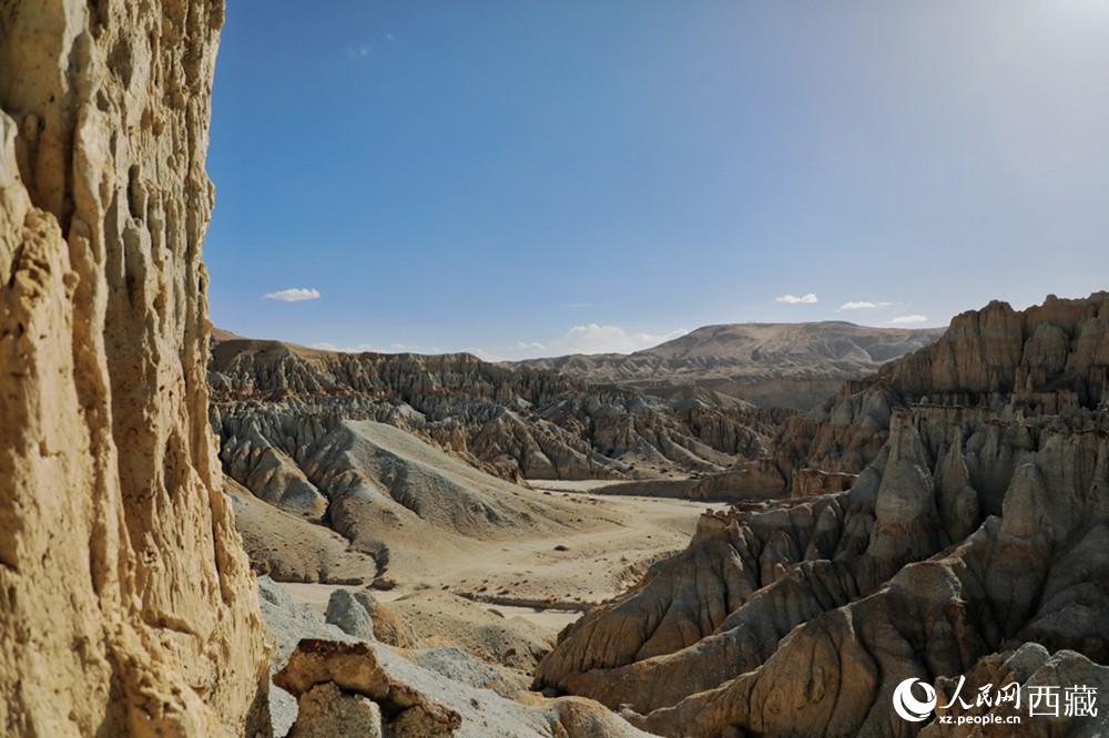 傍晚的札達(dá)土林。人民網(wǎng) 李海霞攝