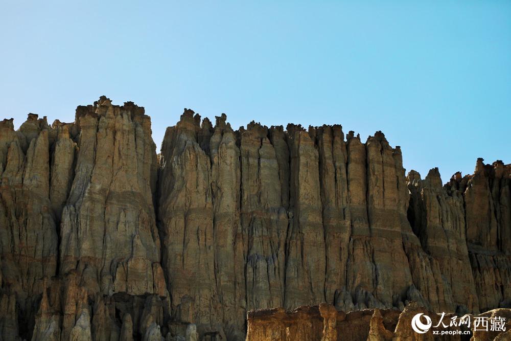 壯美的土林。人民網(wǎng) 李海霞攝