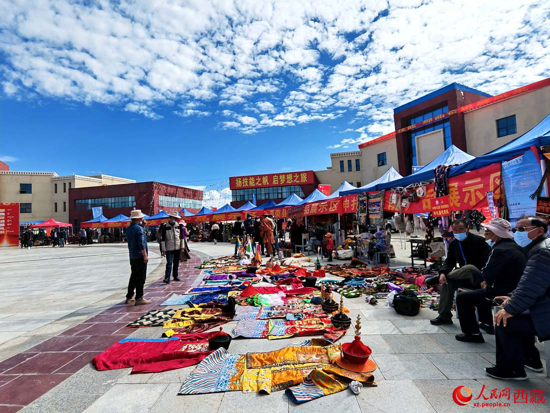 農(nóng)牧民通過新技能增收。人民網(wǎng) 李海霞攝