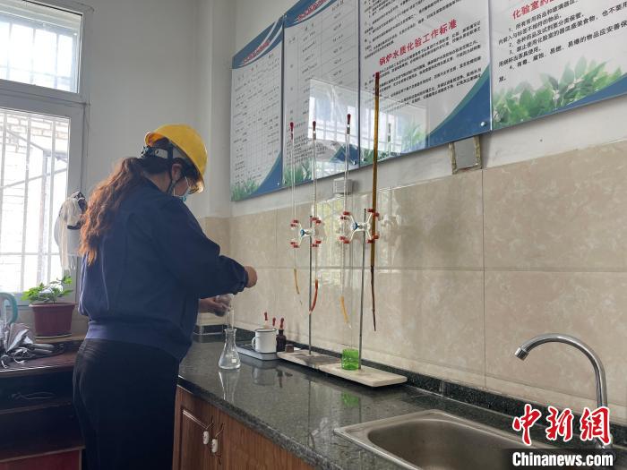 西藏拉薩:“天路格桑花”的退休愿望