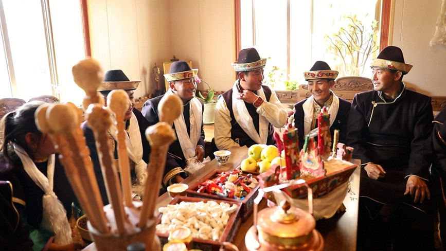 齊聚一堂，迎“古突”之夜。