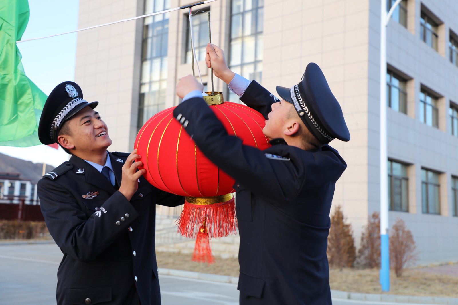 （要聞 新媒體）雪域邊關(guān)的他們，是歸途的(4189296)-20230122091651.jpg