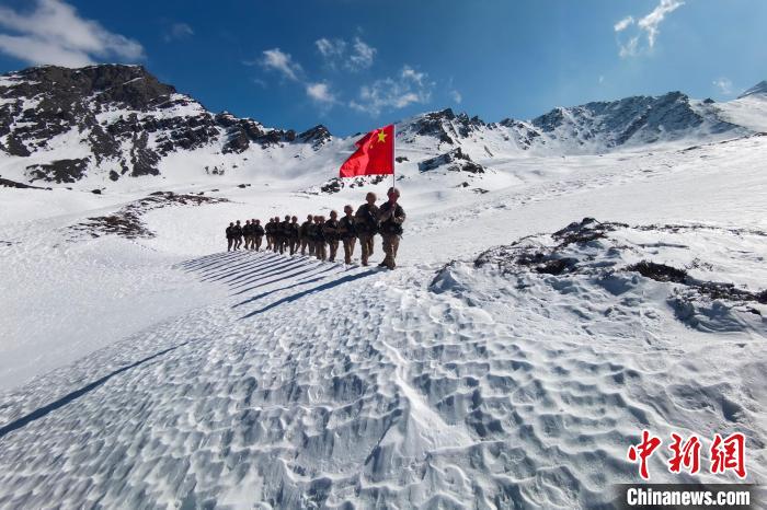 巡邊途中。　旦增晉美 攝