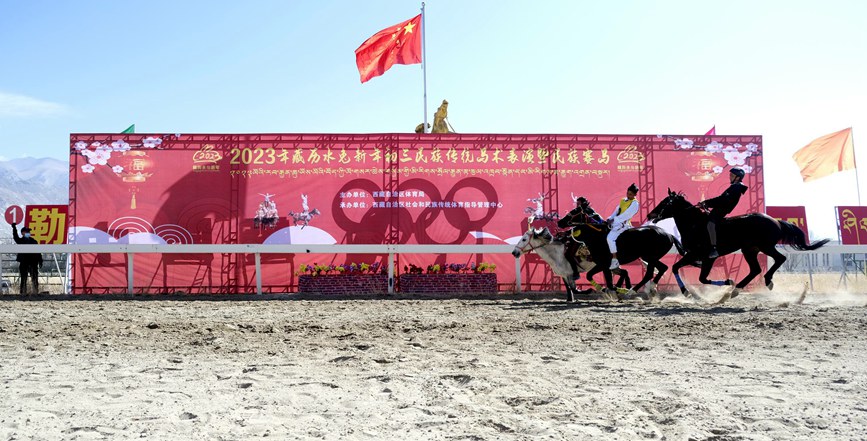藏歷新年，精彩的馬術(shù)表演。潘多攝