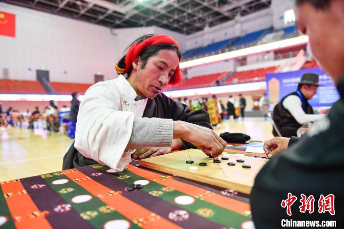 圖為比賽現(xiàn)場?！∝暩聛硭?攝