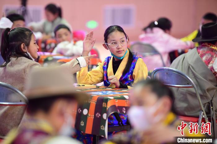 圖為比賽現(xiàn)場?！∝暩聛硭?攝