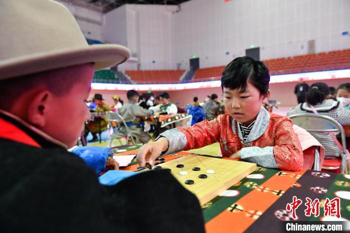 圖為比賽現(xiàn)場?！∝暩聛硭?攝