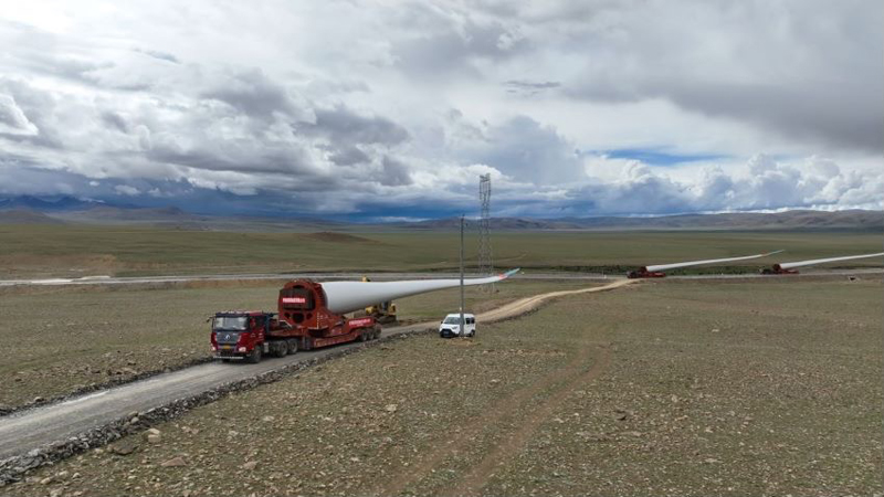 西藏措美哲古風(fēng)電場(chǎng)首批3.6兆瓦風(fēng)電機(jī)組運(yùn)輸。受訪(fǎng)者供圖