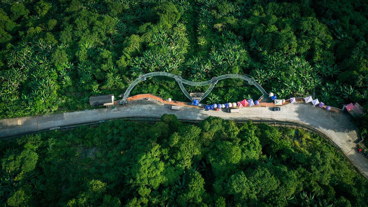 無人機航拍墨脫縣果果塘大拐彎觀景臺。人民網(wǎng)記者 次仁羅布攝