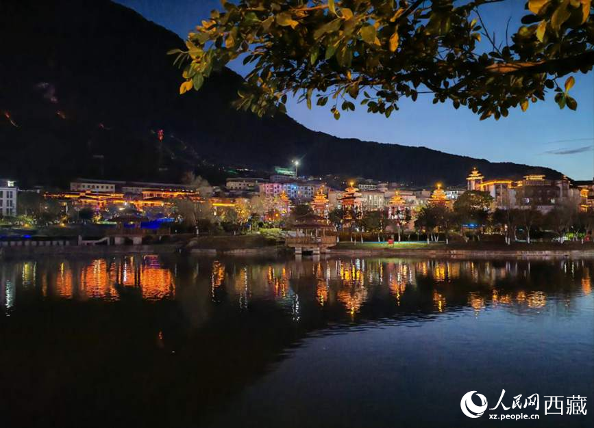 墨脫縣夜景。人民網(wǎng) 李海霞攝