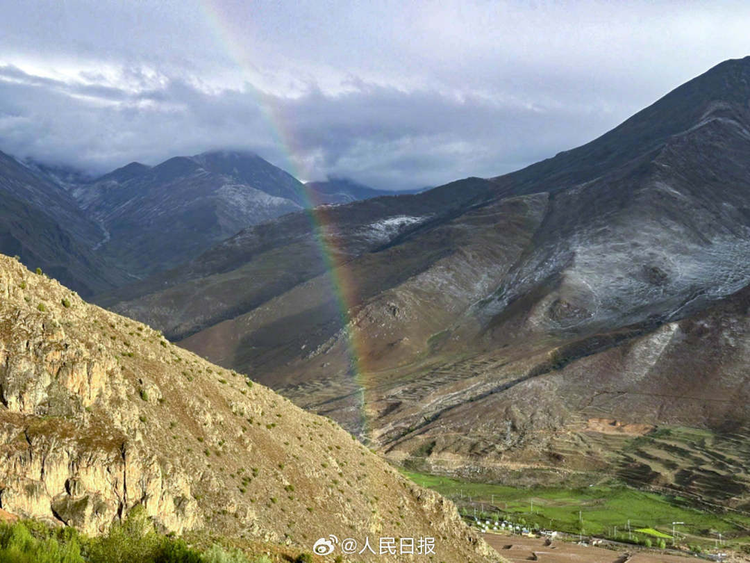 接好運！青藏高原現(xiàn)巨大彩虹橋