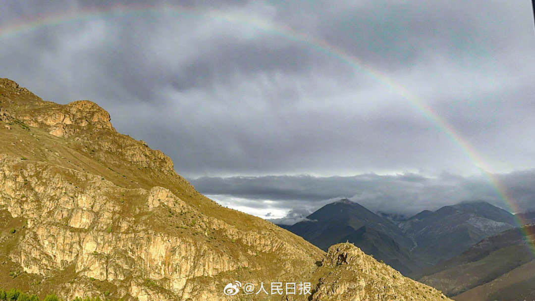 接好運！青藏高原現(xiàn)巨大彩虹橋