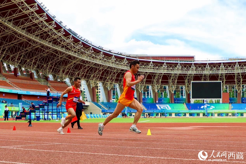 拉薩市群眾文化體育中心舉辦的田徑賽實(shí)況。