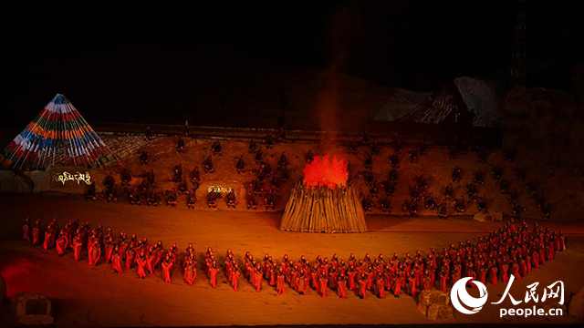 《文成公主》大型史詩劇演出現(xiàn)場。人民網(wǎng)記者 劉凡攝