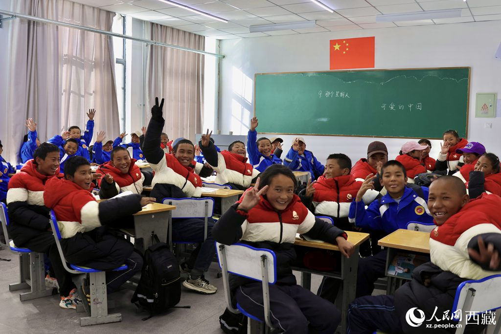 安置在定日縣委黨校讀書的學(xué)生。人民日報記者 鮮敢攝