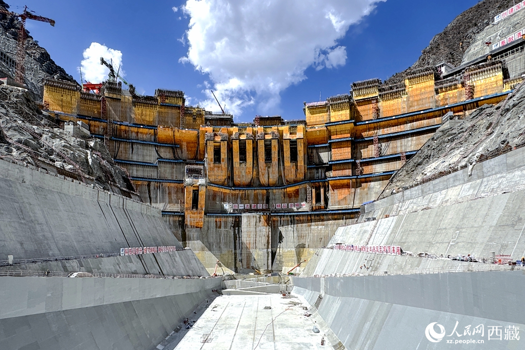 葉巴灘水電站。