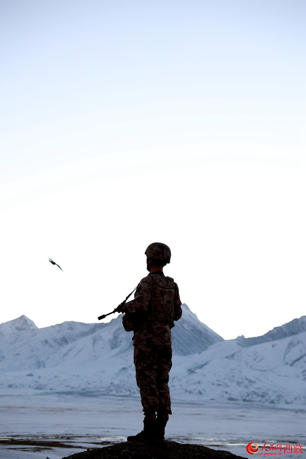 官兵在站崗。人民日報記者 瓊達(dá)卓嘎攝