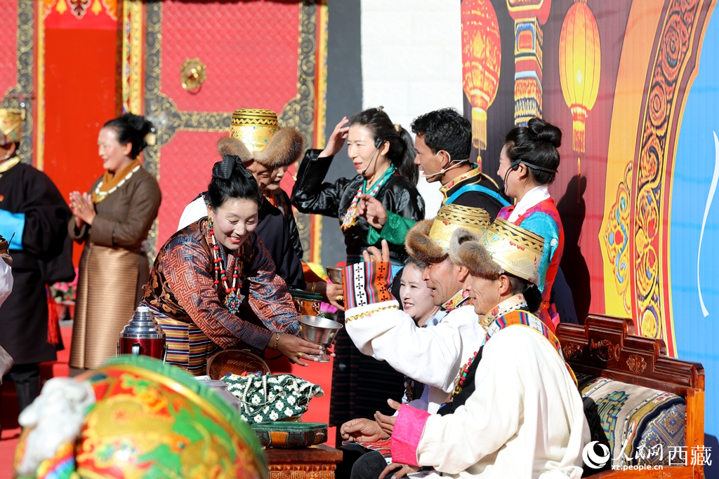 雅礱“村晚”鬧新春。人民網(wǎng)記者 吳雨仁攝