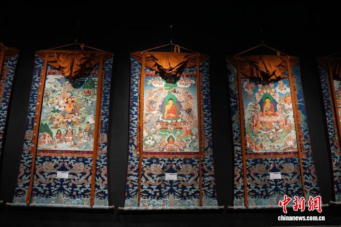 西藏丹巴繞旦唐卡藝術(shù)學(xué)校四十六載免費(fèi)育人非遺技藝薪火相傳