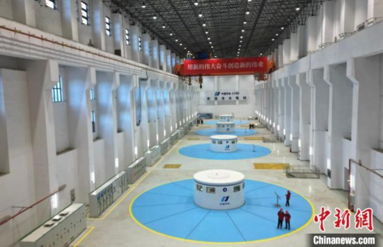 圖為水電站內(nèi)部?！⊥趵凇z