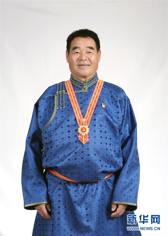 （奮斗百年路　啟航新征程·“七一勛章”獲得者·圖文互動）（1）“草原之子”廷·巴特爾：讓草原綠起來，幫牧民富起來