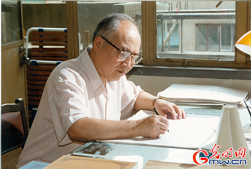 【“七一勛章”獲得者說(shuō)】呂其明:能為祖國(guó)和人民寫(xiě)作是我的榮幸