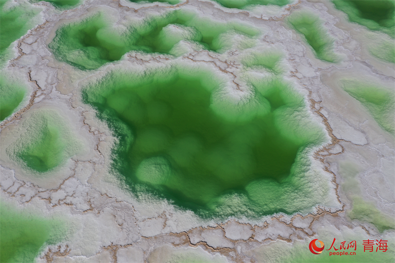 “鹽灘碧水”翡翠湖。人民網(wǎng) 況玉攝