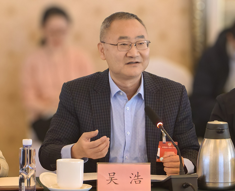 全國政協(xié)委員、首都醫(yī)科大學(xué)全科醫(yī)學(xué)與繼續(xù)教育學(xué)院院長吳浩。受訪者供圖